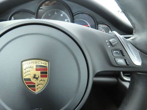 Used 2016 Porsche Panamera 4 image 12
