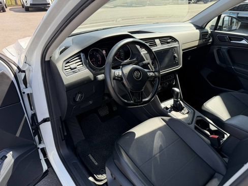 Used 2018 Volkswagen Tiguan SEL FWD image 29