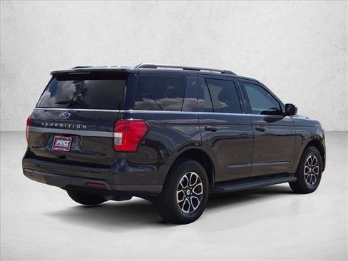 Used 2023 Ford Expedition XLT RWD image 5