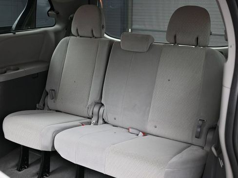 Used 2020 Toyota Sienna LE AWD/4WD image 34