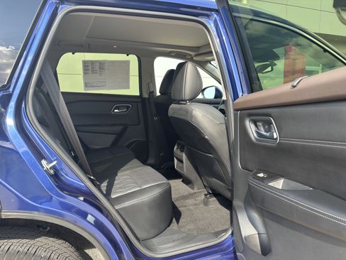 Used 2023 Nissan Rogue Platinum image 15