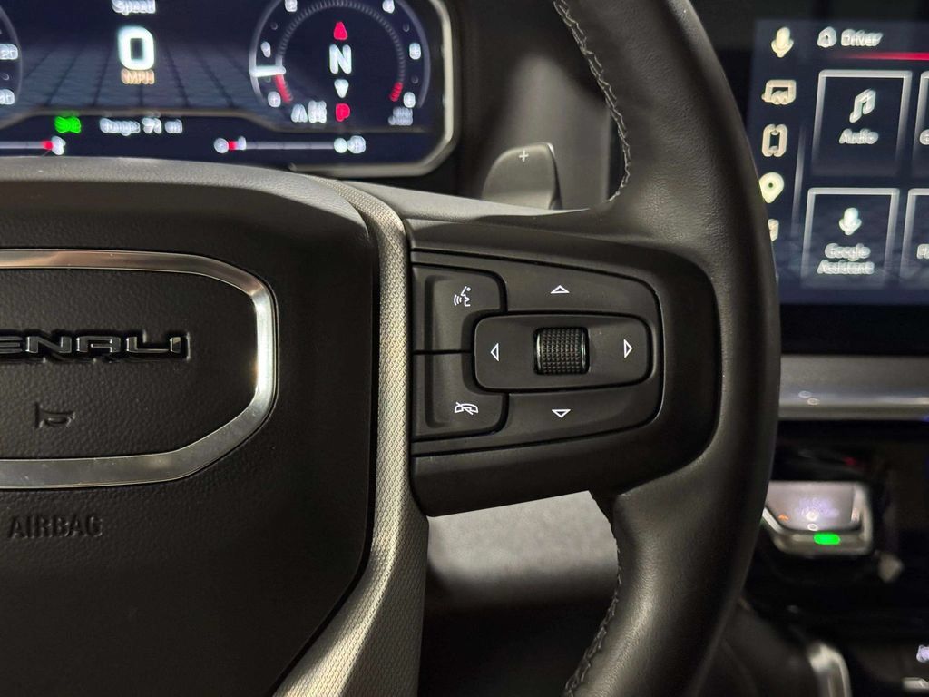 Used 2023 GMC Sierra 1500 Denali w/ Denali Reserve Package AWD/4WD image 16