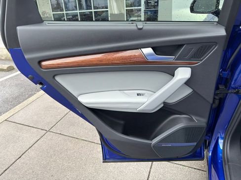 Used 2021 Audi Q5 e Premium Plus image 13