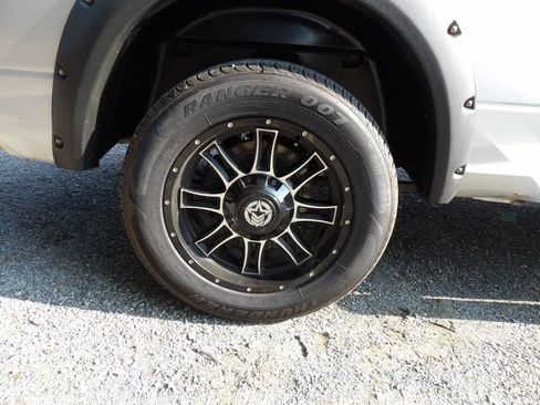 Used 2019 RAM 1500 Express w/ Express Value Package AWD/4WD image 9