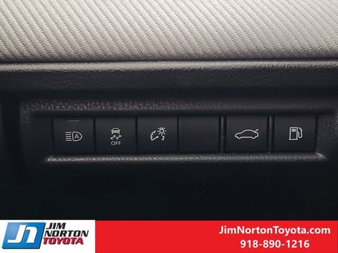 Used 2025 Toyota Camry SE image 25