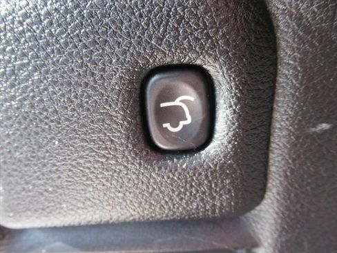 Used 2017 Jeep Grand Cherokee Overland w/ Jeep Active Safety Group AWD/4WD image 34