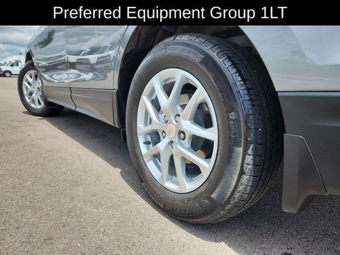 Used 2024 Chevrolet Equinox LT FWD image 18