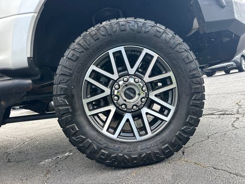 Used 2017 Ford F350 Lariat w/ FX4 Off-Road Package AWD/4WD image 13