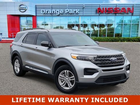 Used 2022 Ford Explorer XLT image 1