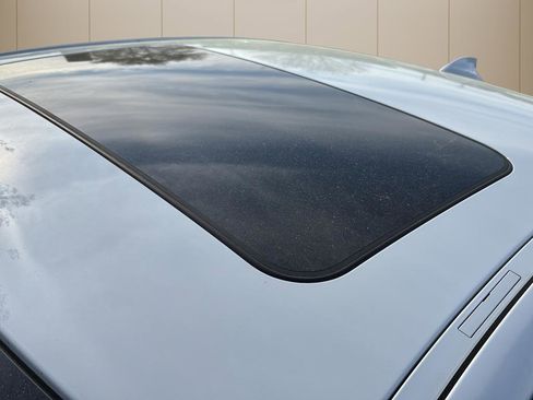 Used 2017 BMW 320i Sedan w/ Driver Assistance Package image 15