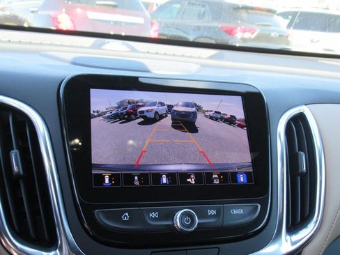 Used 2022 Chevrolet Equinox Premier image 22