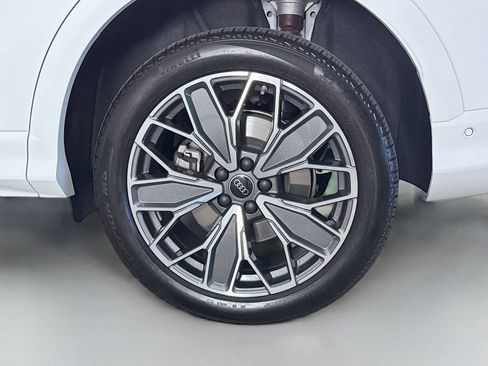Certified 2025 Audi Q5 Premium w/ Premium Plus AWD/4WD image 32
