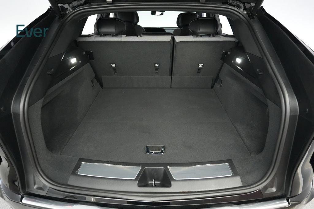 Used 2024 Cadillac Lyriq Tech RWD image 8