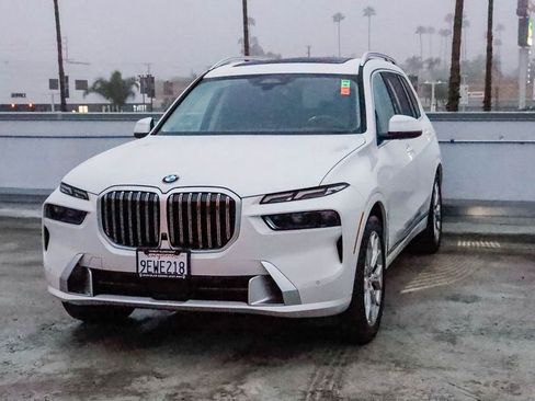 Used 2023 BMW X7 xDrive40i image 4