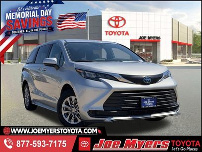 Used 2025 Toyota Sienna LE