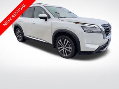 Used 2023 Nissan Pathfinder Platinum