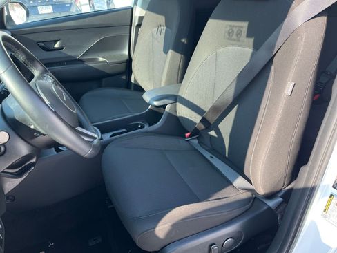 Used 2025 Hyundai Kona SEL image 35