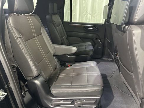 Certified 2025 Chevrolet Suburban High Country image 15