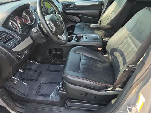 Used 2017 Dodge Grand Caravan GT FWD image 15