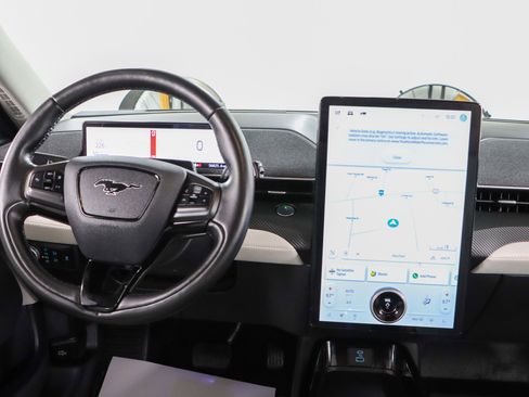 Used 2022 Ford Mustang Mach-E Premium image 17