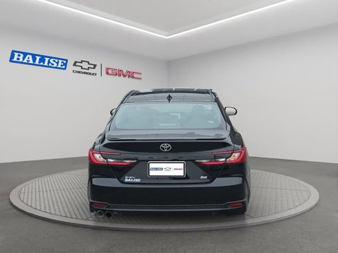 Used 2025 Toyota Camry SE image 6