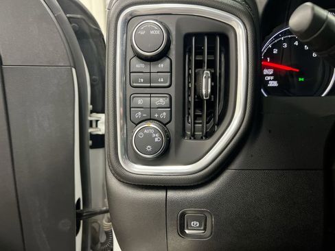 Used 2021 Chevrolet Silverado 1500 LT Trail Boss AWD/4WD image 18