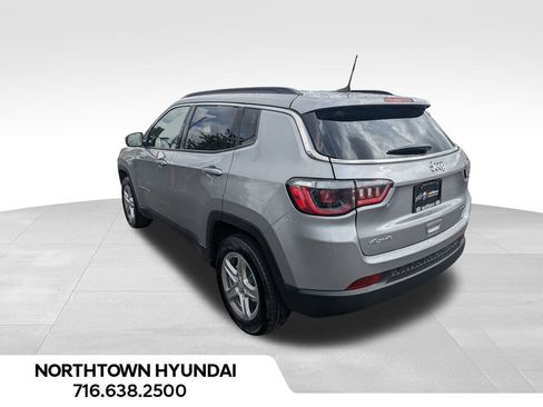 Used 2024 Jeep Compass Latitude image 12