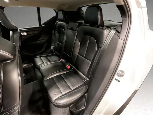 Certified 2023 Volvo XC40 B5 Plus w/ Protection Package Premier AWD/4WD image 22