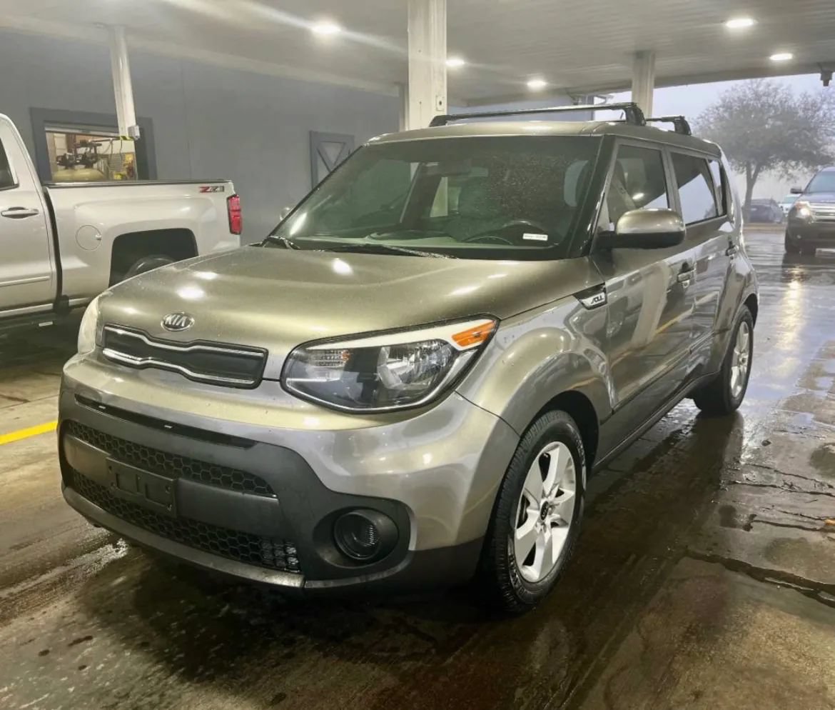 Used 2019 Kia Soul + FWD image 10