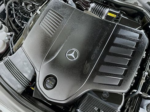 Used 2025 Mercedes-Benz E 450 4MATIC Sedan w/ MBUS Superscreen Package image 31