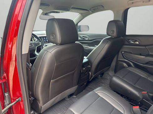 Used 2023 GMC Acadia SLT w/ Elevation Edition image 18