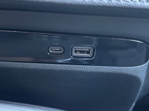 Used 2025 Buick Enclave Preferred w/ Power Package image 6