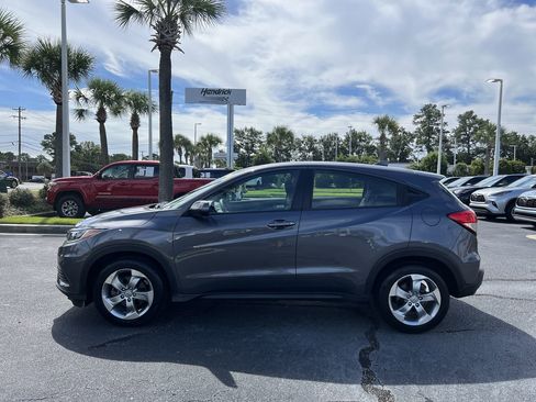 Used 2019 Honda HR-V LX image 7