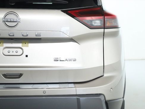 Certified 2024 Nissan Rogue SL image 45