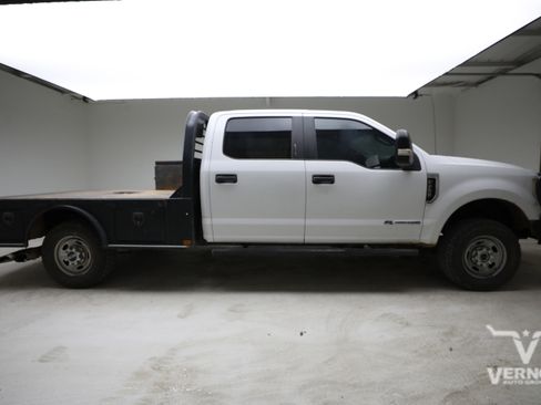 Used 2018 Ford F250 XL w/ Power Equipment Group AWD/4WD image 6