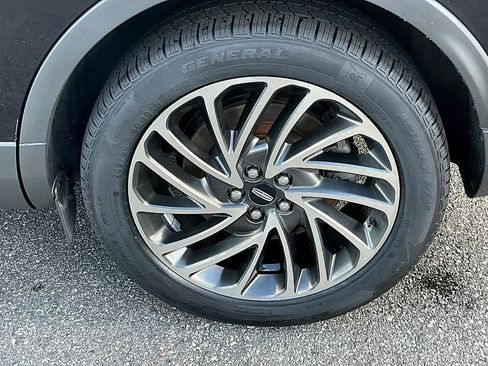 Used 2019 Lincoln Nautilus Reserve image 8