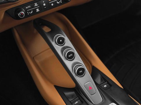 Used 2021 Ferrari 812 GTS image 20