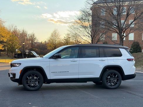 New 2025 Jeep Grand Cherokee L Limited image 11