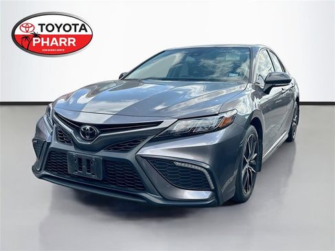 Used 2024 Toyota Camry SE image 1