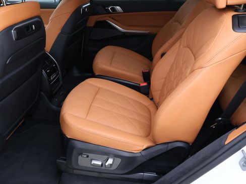 Used 2026 BMW X7 xDrive40i w/ Executive Package image 22