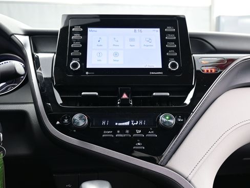 Used 2024 Toyota Camry SE image 20