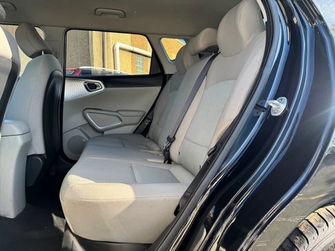 Used 2020 Kia Soul LX FWD image 19