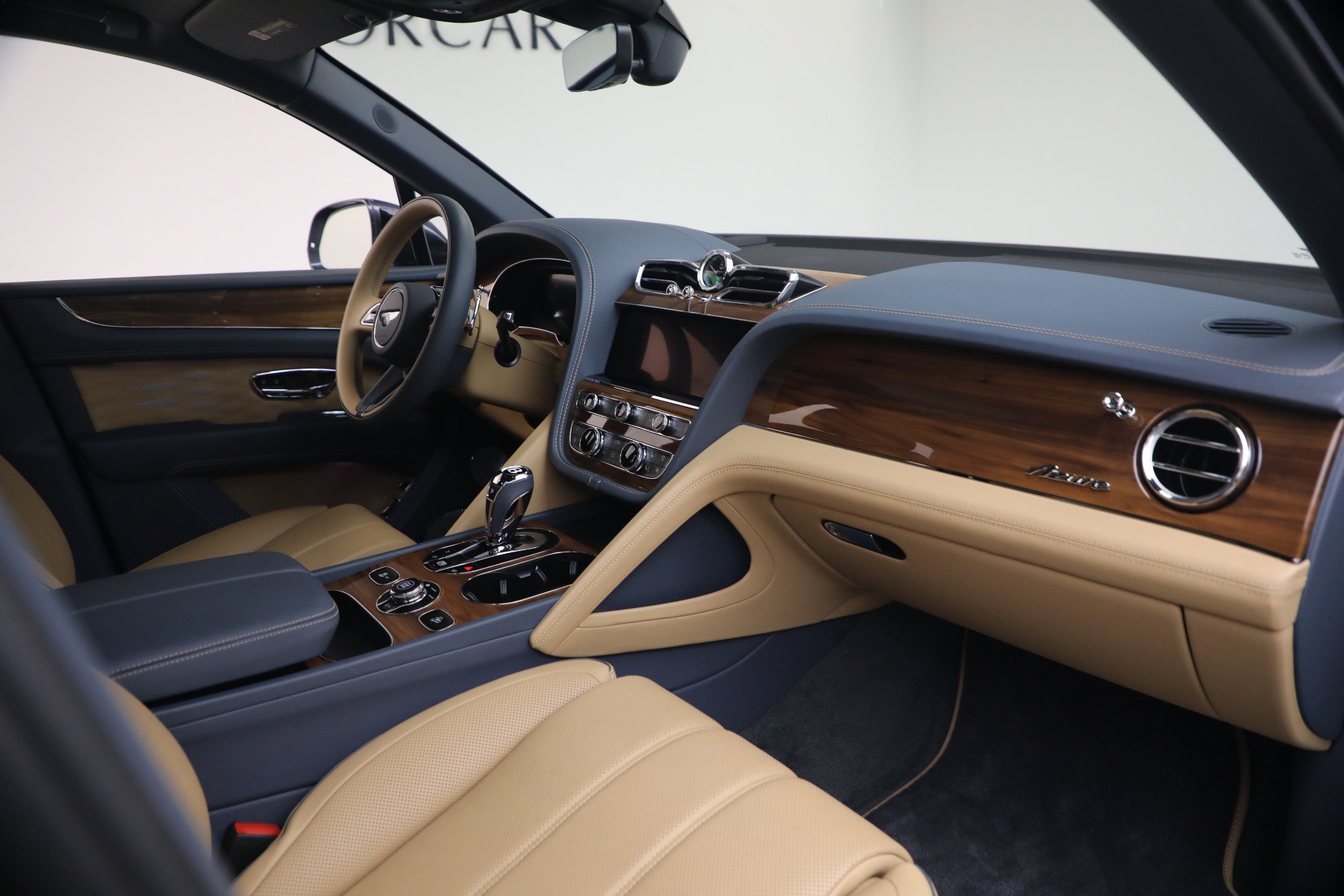 Certified 2026 Bentley Bentayga Extended Wheelbase AWD/4WD image 26