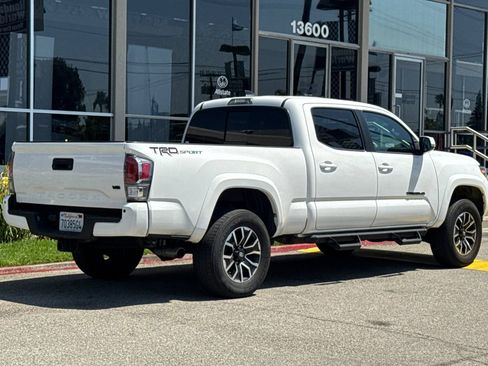 Used 2021 Toyota Tacoma TRD Sport w/ TRD Premium Sport Package RWD image 5