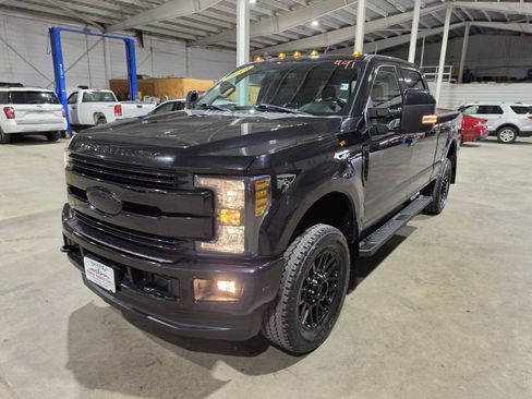 Used 2019 Ford F250 Lariat AWD/4WD image 2