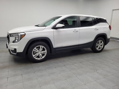 Used 2024 GMC Terrain SLE AWD/4WD image 2