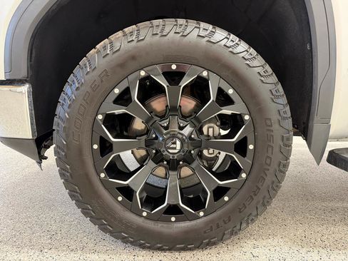 Used 2020 GMC Sierra 1500 SLT AWD/4WD image 9