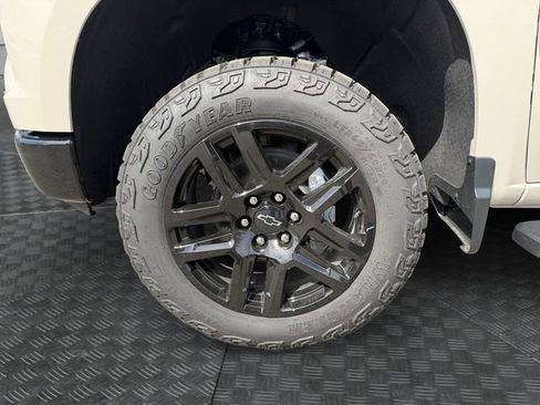 New 2026 Chevrolet Silverado 1500 Custom Trail Boss w/ LPO, Dark Essentials Package image 14