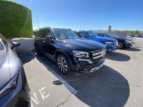 Used 2023 Mercedes-Benz GLB 250 image 3