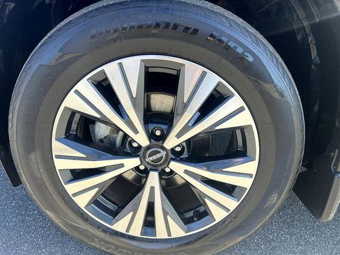 Certified 2023 Nissan Rogue SV w/ SV Premium Package image 9